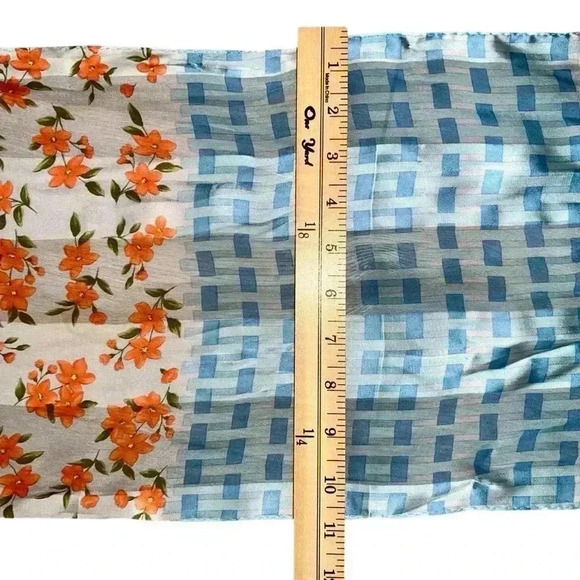 Oscar De La Renta 100% Silk scarf - Picture 4 of 7